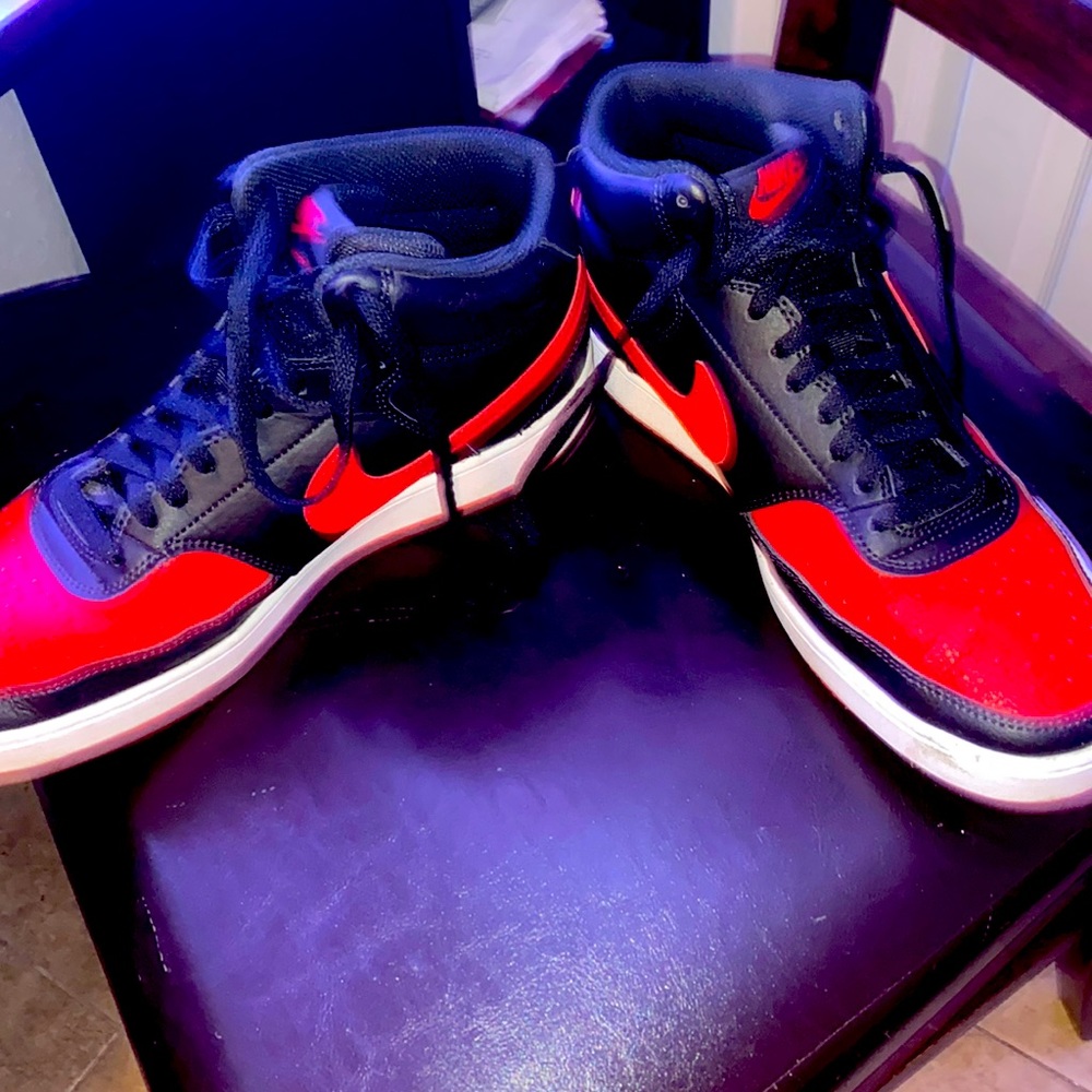 Nike brand new tennis shoes